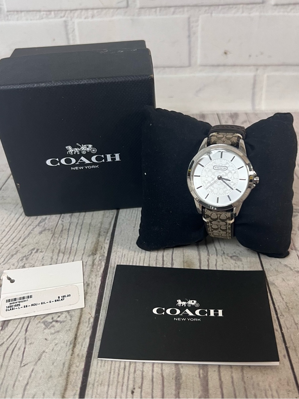 Coach New York 14501525 Stainless Steel w/ Genuine Leather Band Ladies Watch